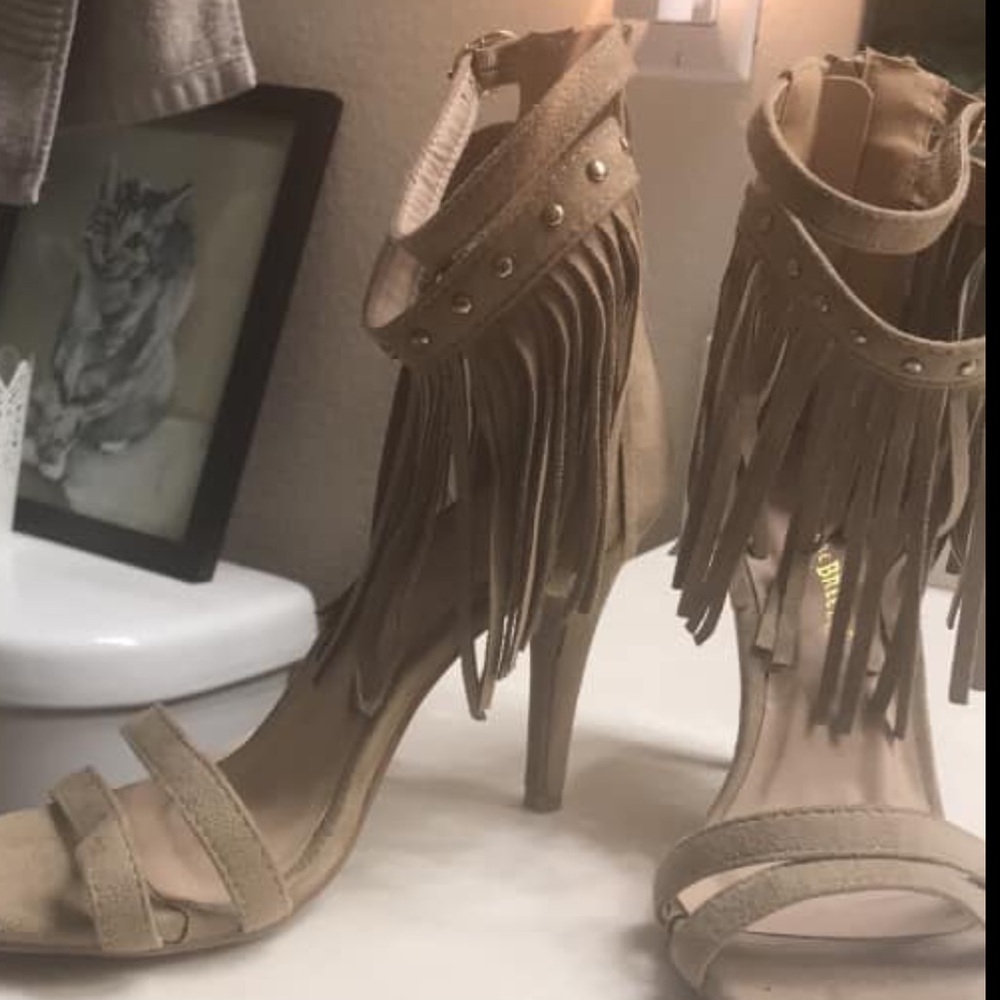 Fringe nude heels